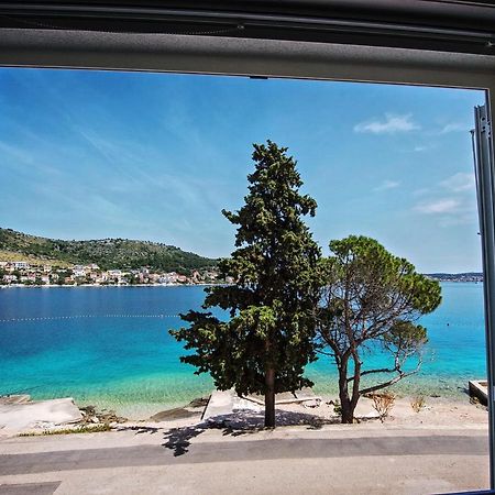 Sea Front Apartments Ivana Рогозница Екстериор снимка