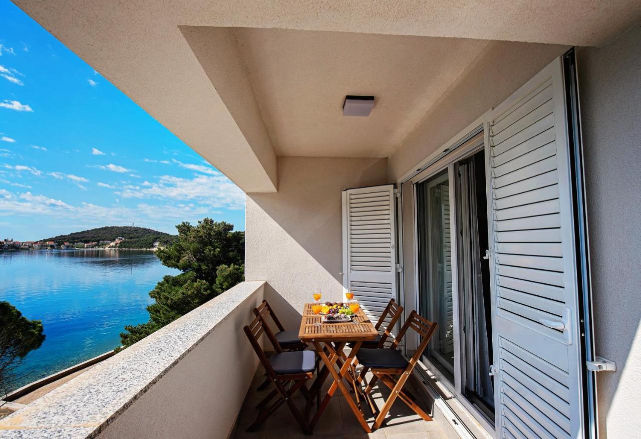 Sea Front Apartments Ivana Рогозница Екстериор снимка