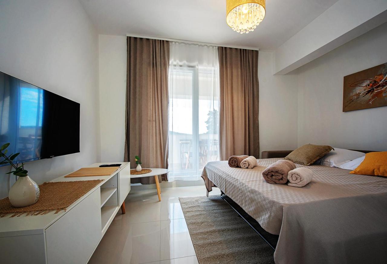 Sea Front Apartments Ivana Рогозница Екстериор снимка