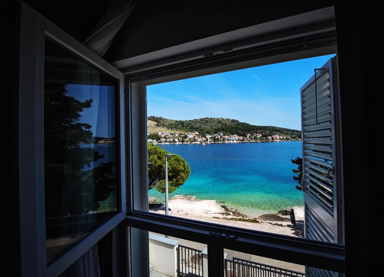 Sea Front Apartments Ivana Рогозница Екстериор снимка